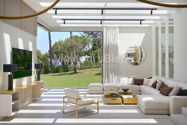 Cap d'Antibes, sublime maison contemporaine de 400 M2, vue mer