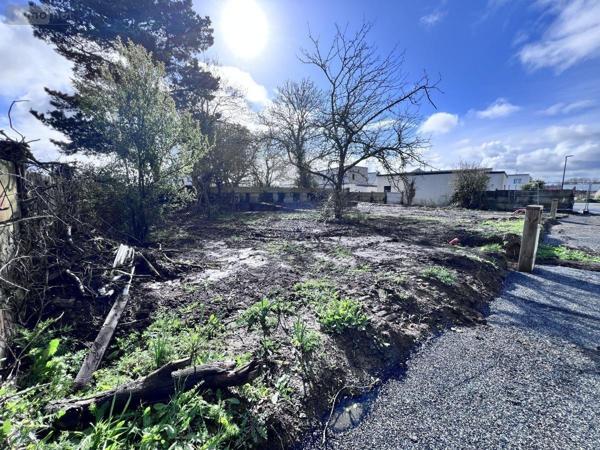 Terrain à Batir à vendre à Plérin dans les Côtes-d'Armor (22190), ref : 22007-786