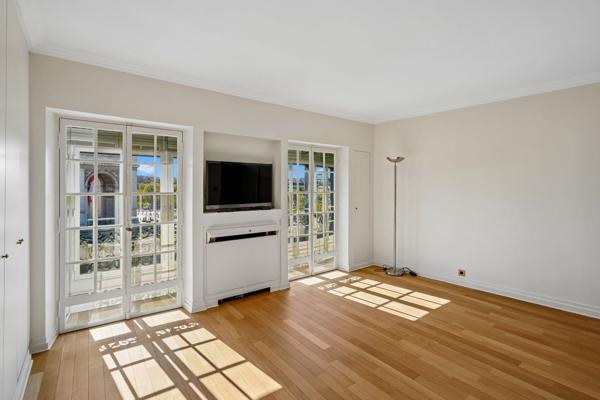 Location Appartement de luxe Paris 8 3 Pièces 153 m²
