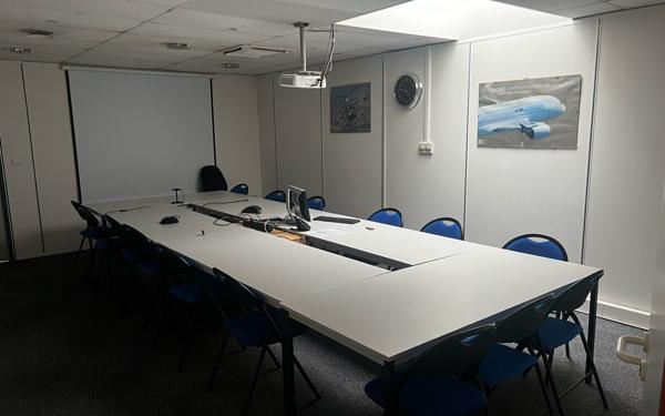 Immeuble à vendre    4 pièces • 1 153 m2 Toulouse