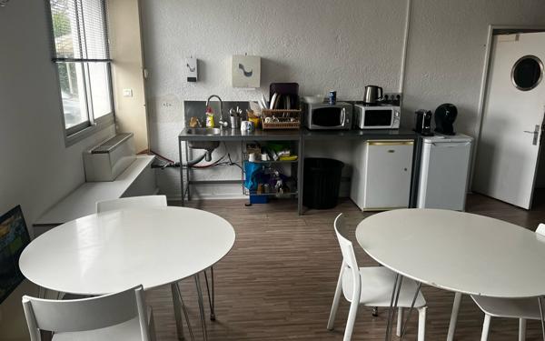 Immeuble à vendre    4 pièces • 1 153 m2 Toulouse