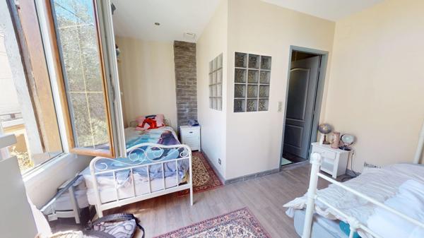Appartement en TRIPLEX avec Cour et Rez de Jardin