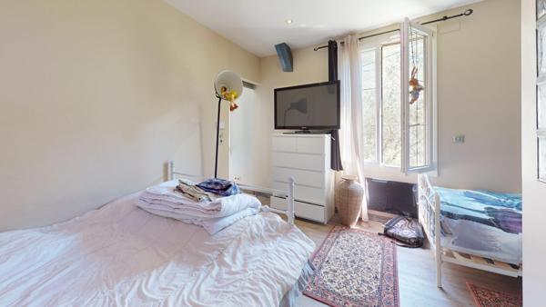 Appartement en TRIPLEX avec Cour et Rez de Jardin