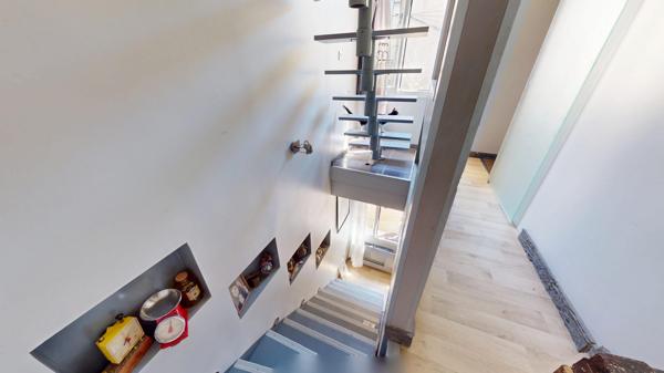Appartement en TRIPLEX avec Cour et Rez de Jardin
