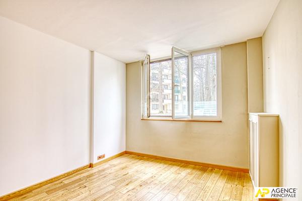 Versailles Clagny Appartement 4 pièces 86 m² carrez avec cave et parking €490 000 ** - Référence 27295