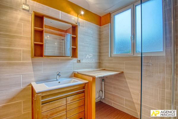 Versailles Clagny Appartement 4 pièces 86 m² carrez avec cave et parking €490 000 ** - Référence 27295