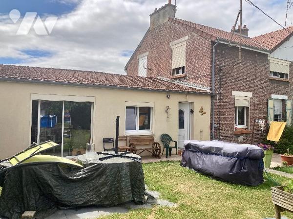 GAUCHY, MAISON MITOYENNE AVEC JARDIN ET GARAGE