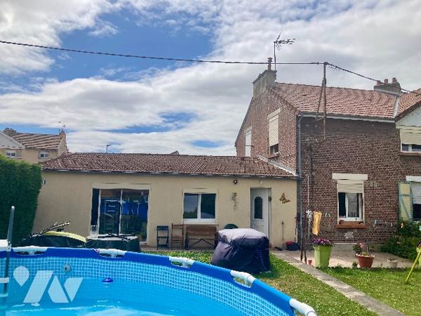 GAUCHY, MAISON MITOYENNE AVEC JARDIN ET GARAGE
