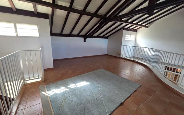 Maison à vendre    5 pièces •  Le Gosier