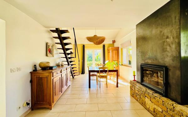 Maison à vendre    4 pièces •  La Cadière-d'Azur