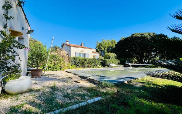 Maison à vendre    4 pièces •  La Cadière-d'Azur