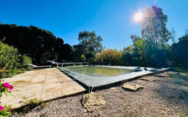 Maison à vendre    4 pièces •  La Cadière-d'Azur