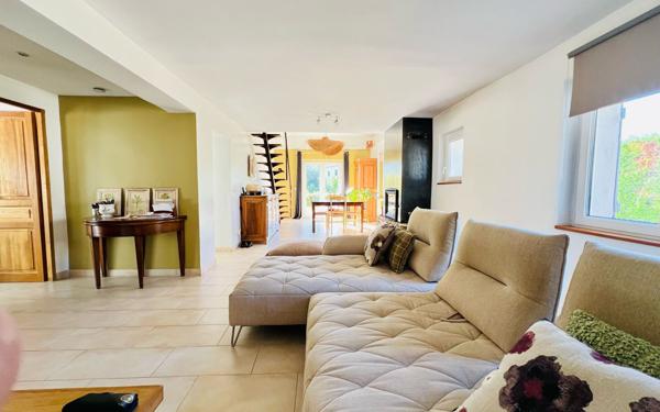 Maison à vendre    4 pièces •  La Cadière-d'Azur