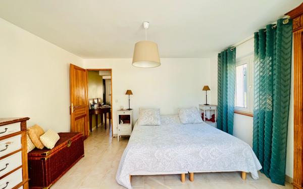 Maison à vendre    4 pièces •  La Cadière-d'Azur