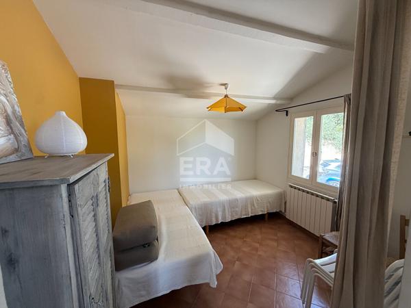A VENDRE 83470 SAINT MAXIMIN MAISON T5 DE 150M² SUR 5000M² DE TERRAIN DONT 2500M² CONSTRUCTIBLE 2 DEPENDANCES GARAGE PISCINE