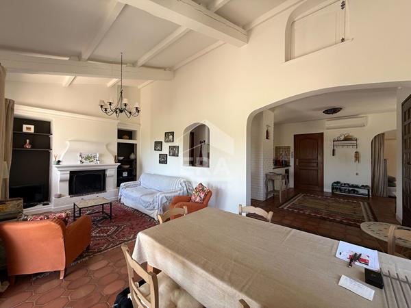 A VENDRE 83470 SAINT MAXIMIN MAISON T5 DE 150M² SUR 5000M² DE TERRAIN DONT 2500M² CONSTRUCTIBLE 2 DEPENDANCES GARAGE PISCINE
