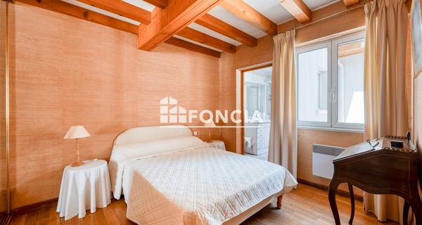 À vendre Maison 10 pièces 215.02 m² - Bordeaux 33800