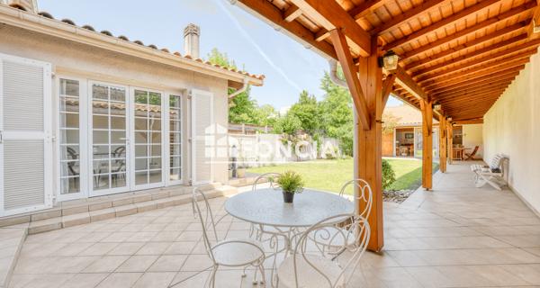 À vendre Maison 10 pièces 215.02 m² - Bordeaux 33800