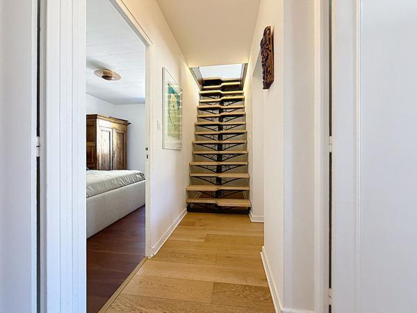 ETOILE Centre historique. Appartement 143 m² dans bâtisse en pierres