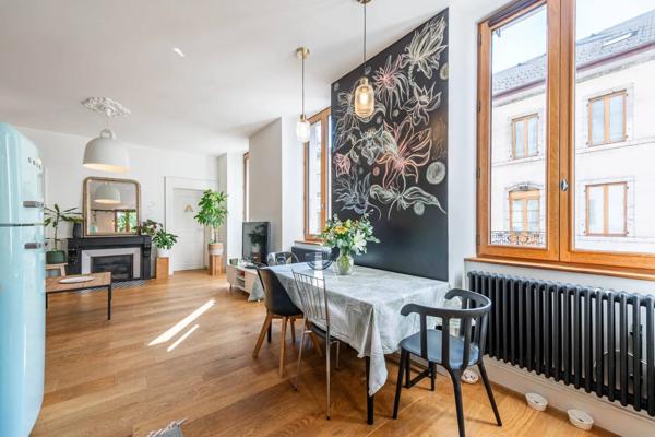 Annecy centre-ville T3 de charme rénové avec balcon.