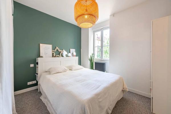 Annecy centre-ville T3 de charme rénové avec balcon.