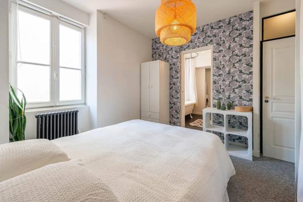 Annecy centre-ville T3 de charme rénové avec balcon.