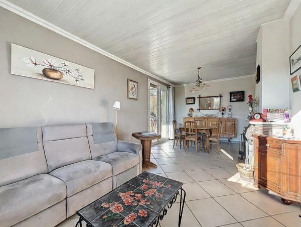 Maison individuelle format familial beau terrain