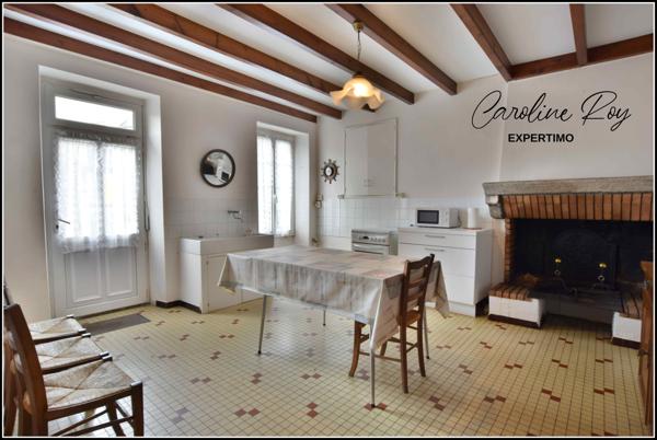 Gétigné (44190) GETIGNE Village à 10 min de Clisson maison à rénover avec dépendances et jardin.