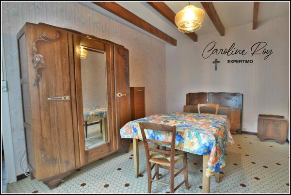 Gétigné (44190) GETIGNE Village à 10 min de Clisson maison à rénover avec dépendances et jardin.