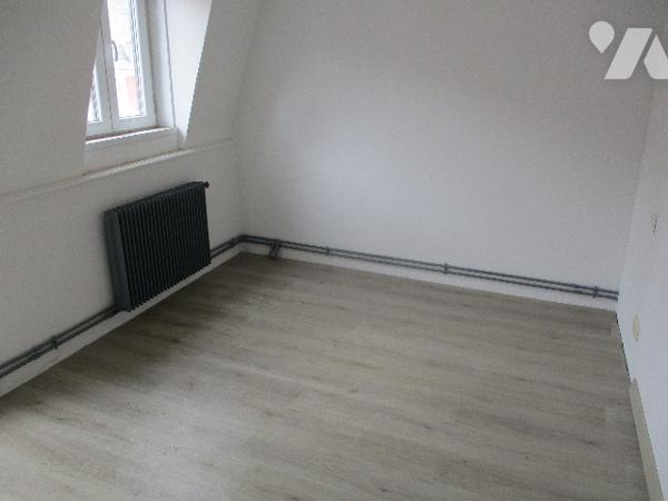 AIRE SUR LA LYS : A proximité de la grand'Place, ensemble immobilier