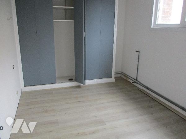 AIRE SUR LA LYS : A proximité de la grand'Place, ensemble immobilier