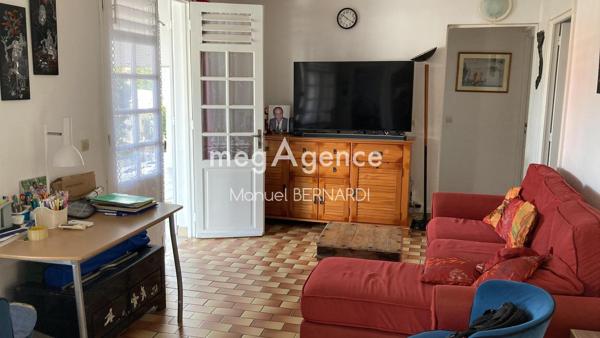 Maison à LES ABYMES, 97139 - 5 pièces 101m²