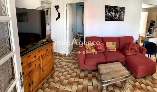 Maison à LES ABYMES, 97139 - 5 pièces 101m²