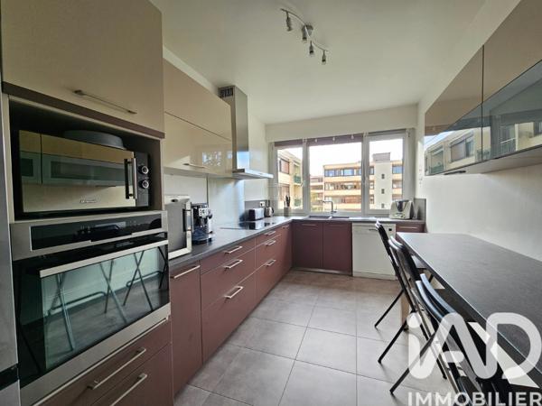 Location appartement 4 pièces 103 m² Noisy-le-Roi