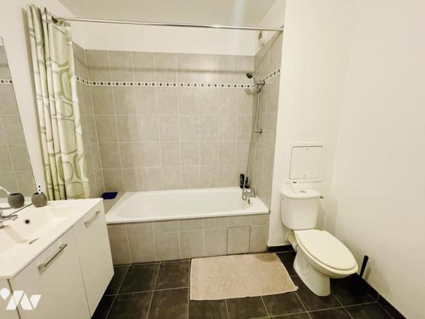 Appartement T2 avec balcon / parking / ascenseur