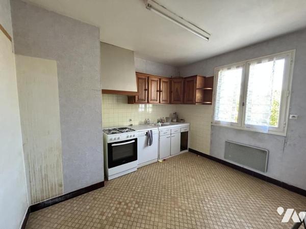 A VENDRE - PAVILLON SUR SOUS COMPLET - MONTIGNE LE BRILLANT 