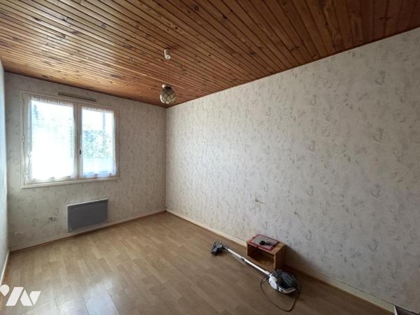 A VENDRE - PAVILLON SUR SOUS COMPLET - MONTIGNE LE BRILLANT 