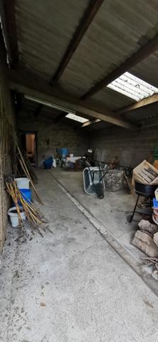 maison en pierres avec terrain de 1900m2 et dépendances