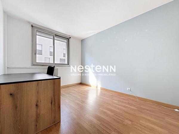 ISSY LES MOULINEAUX - CENTRE VILLE - Appartement traversant 3 pièces 2 chambres proximité métro Mairie d'Issy ligne 12