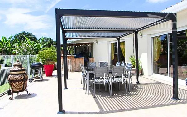 Cécilia Rivot vous présente à Biganos(33) cette magnifique villa T7  avec piscine et un studio indépendant.