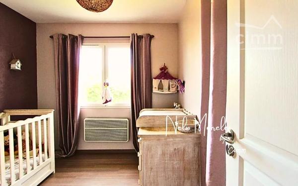 Cécilia Rivot vous présente à Biganos(33) cette magnifique villa T7  avec piscine et un studio indépendant.