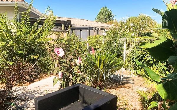 Cécilia Rivot vous présente à Biganos(33) cette magnifique villa T7  avec piscine et un studio indépendant.