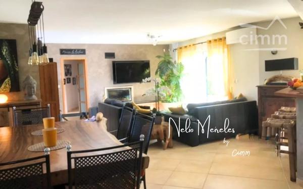 Cécilia Rivot vous présente à Biganos(33) cette magnifique villa T7  avec piscine et un studio indépendant.