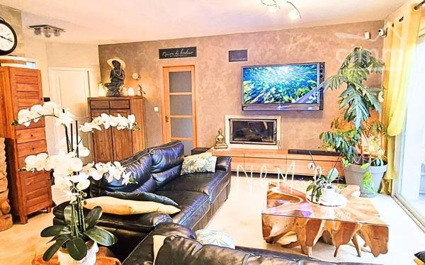 Cécilia Rivot vous présente à Biganos(33) cette magnifique villa T7  avec piscine et un studio indépendant.