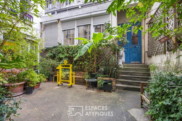 Triplex au dernier étage sur cour avec balcon