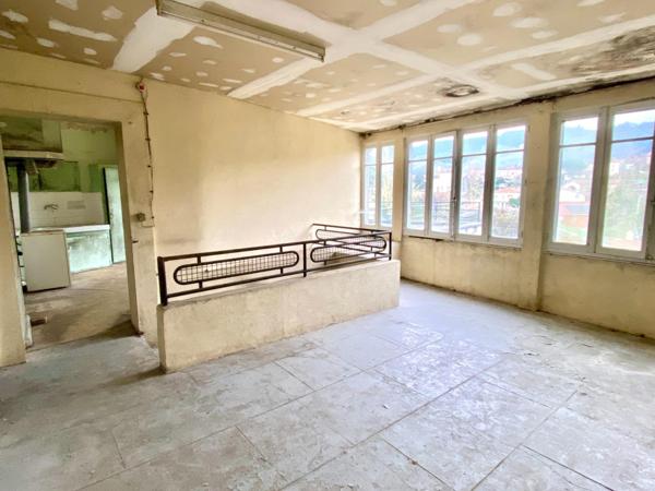 maison de ville avec terrasse et jardinet