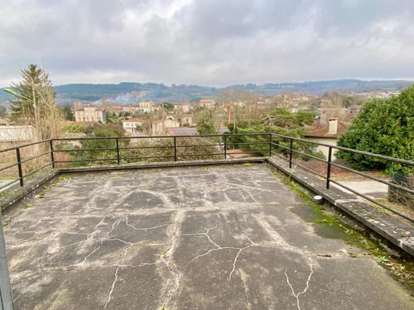 maison de ville avec terrasse et jardinet