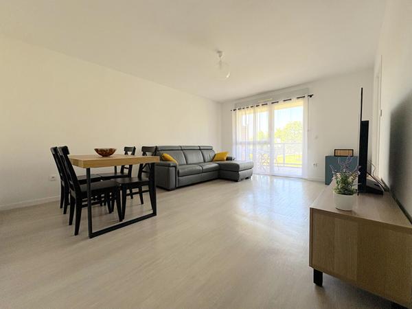 Vente                                                      Appartement
                        
                     3 pièces                      67 m2                     à Saulx-les-Chartreux