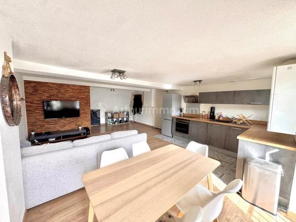 Vente                                                      Appartement
                        
                     3 pièces                      75 m2                     à Clermont-Ferrand