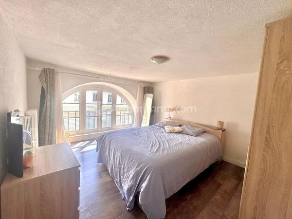 Vente                                                      Appartement
                        
                     3 pièces                      75 m2                     à Clermont-Ferrand